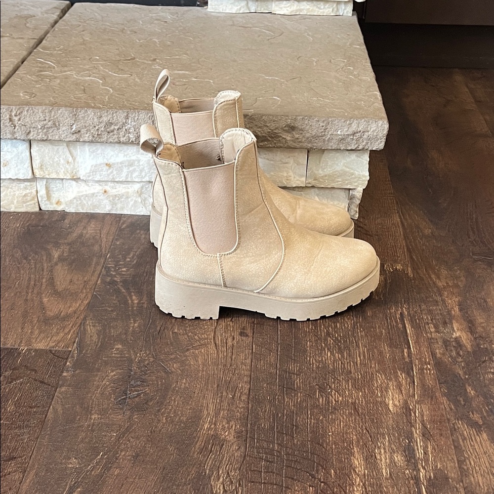 Women's Dirty Laundry Chelsea boots